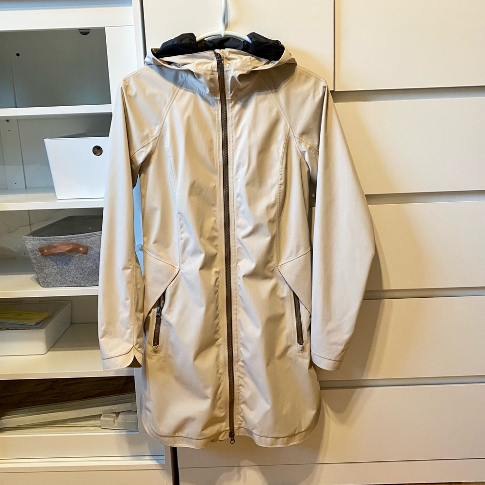 Lululemon Definitely Raining Jacket - Picture 2 of 7
